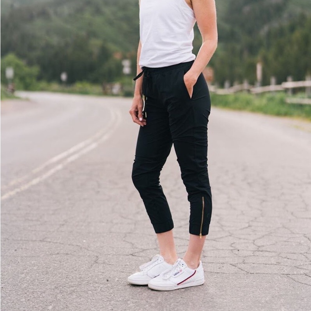 ZYIA Joggers Zipper Detail on Ankle Black Size Small